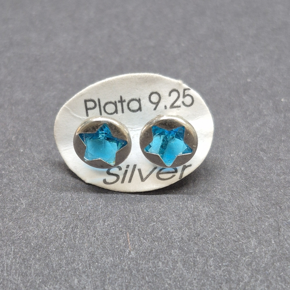 925 sterling silver round earrings with star-shaped zirconia